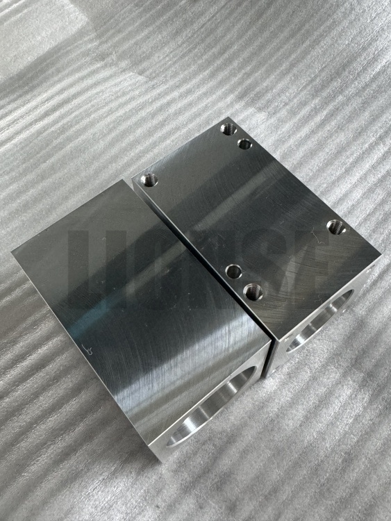 Hvorfor foretrækkes værktøjsmaskiner til bearbejdning af aluminium og udstyrsdele?